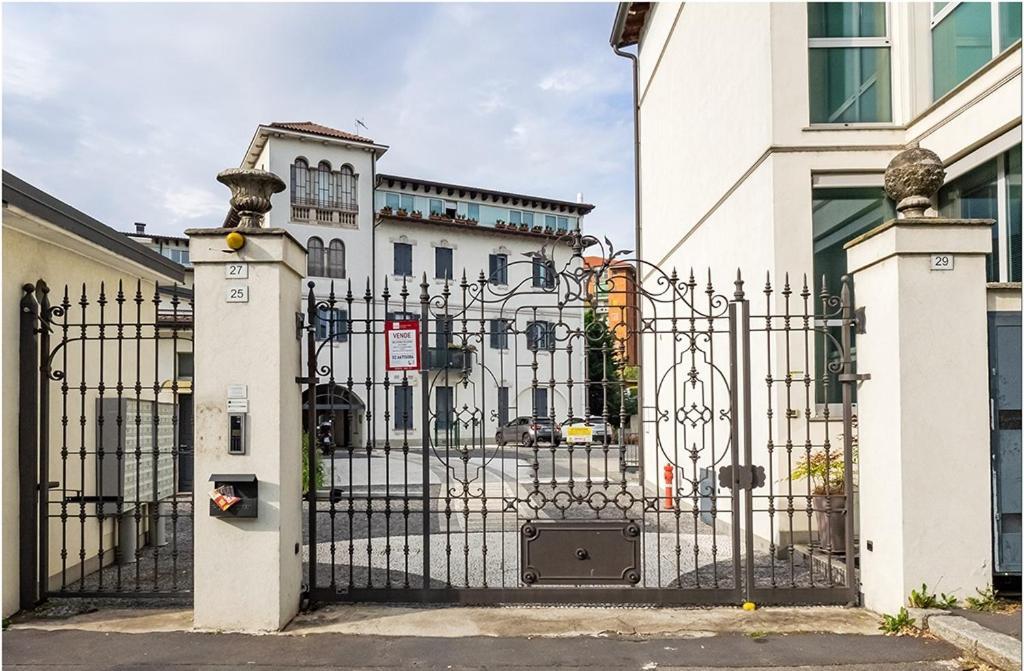 Lux Apartment 2 Milano Metro M2 Экстерьер фото